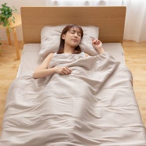 暑い夏でも快適に眠れる寝具3選をご紹介