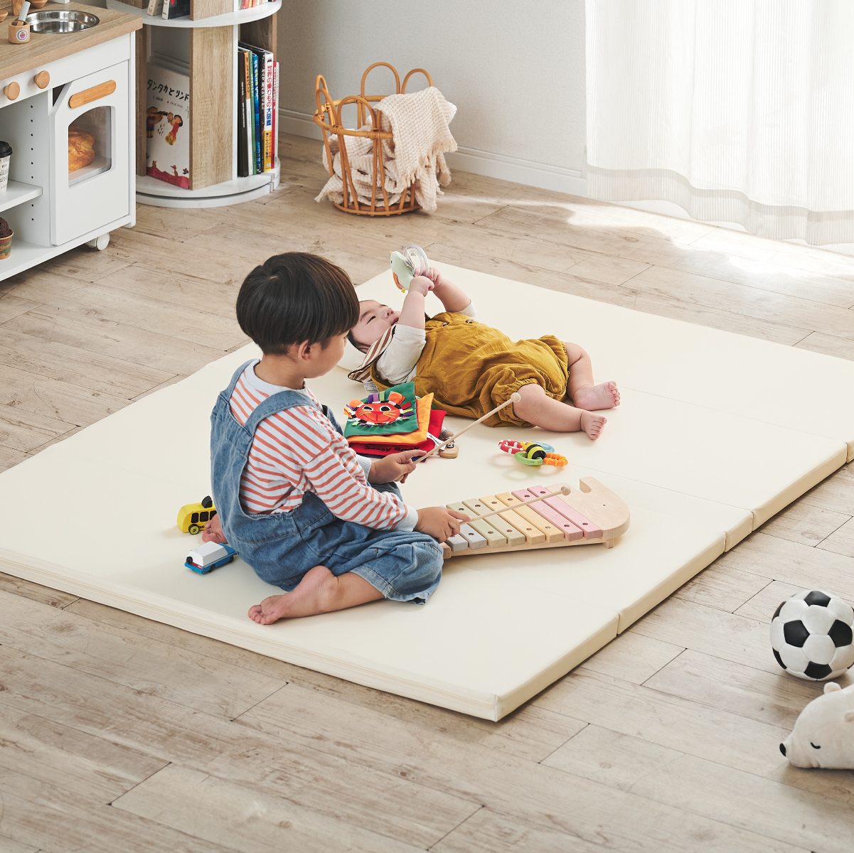 10層超極厚構造】プレイマット 折りたたみ 120x160 シームレスタイプ